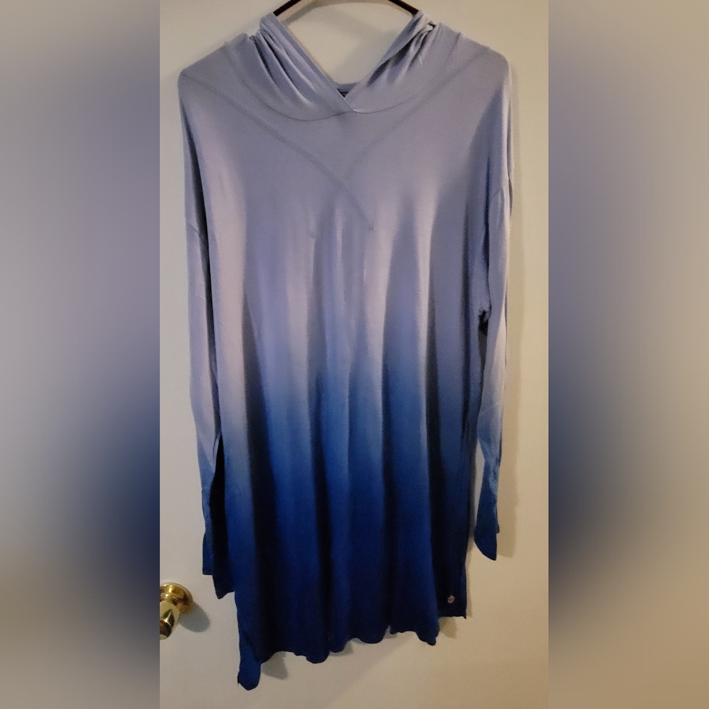 Livi long sleeve, hooded tunic, workout shirt